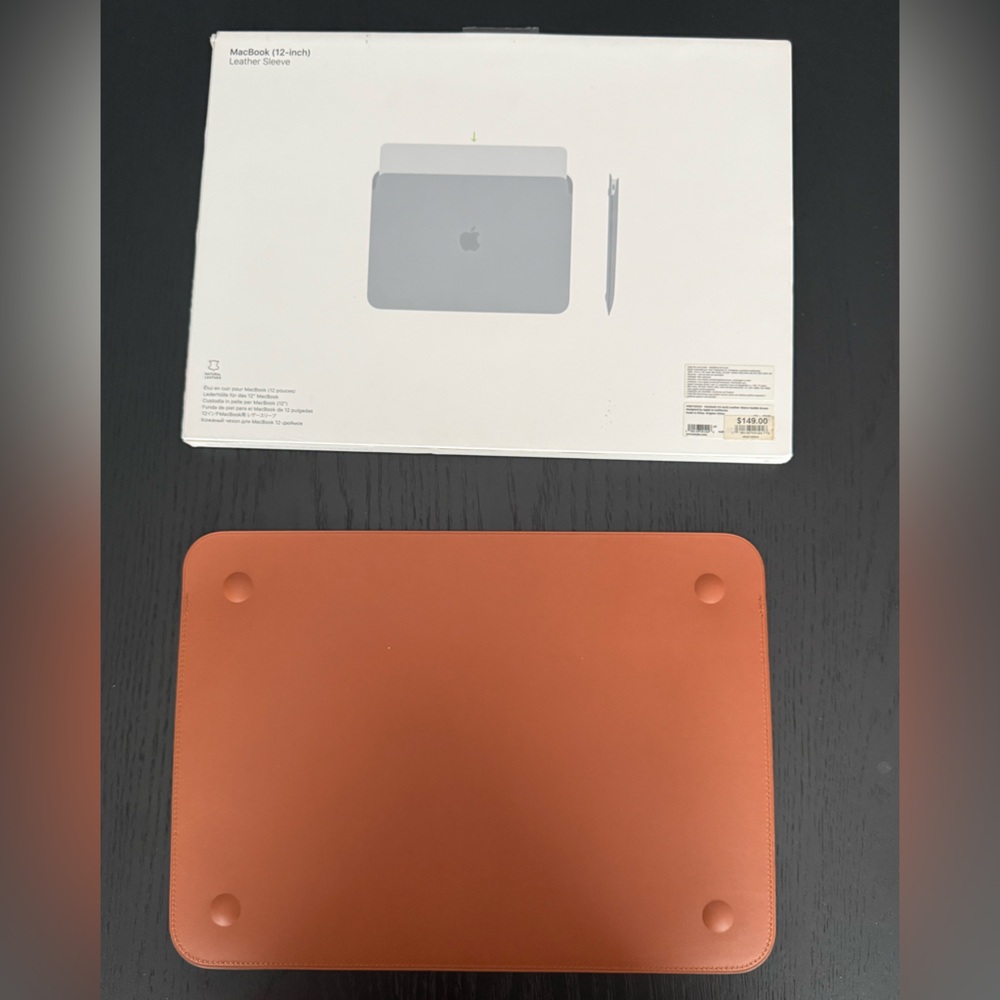 Apple Tan Leather Sleeve for MacBook - Picture 3 of 6